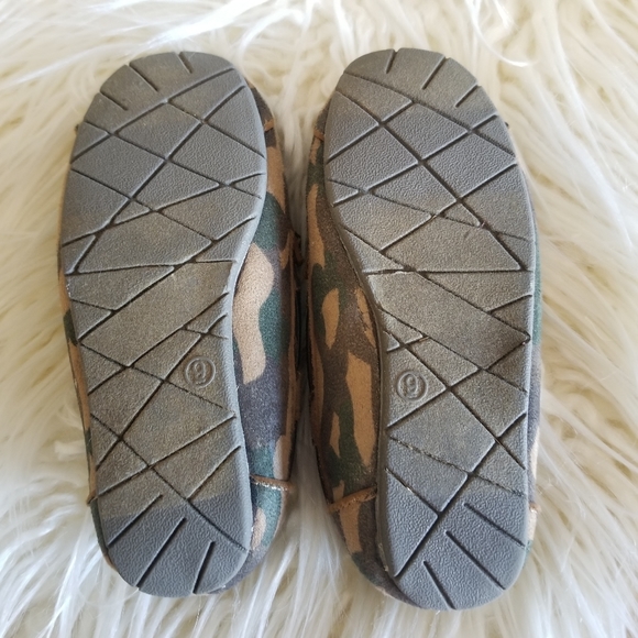 Max + Jack Size Toddler 9 Camo Slippers - Picture 6 of 8
